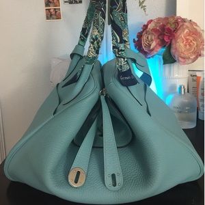 Authentic Hermès please no low ballers. Thank you!